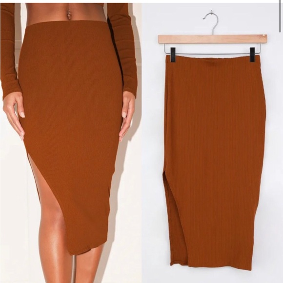 Lulu Slit Bodycon Skirt - Picture 2 of 4